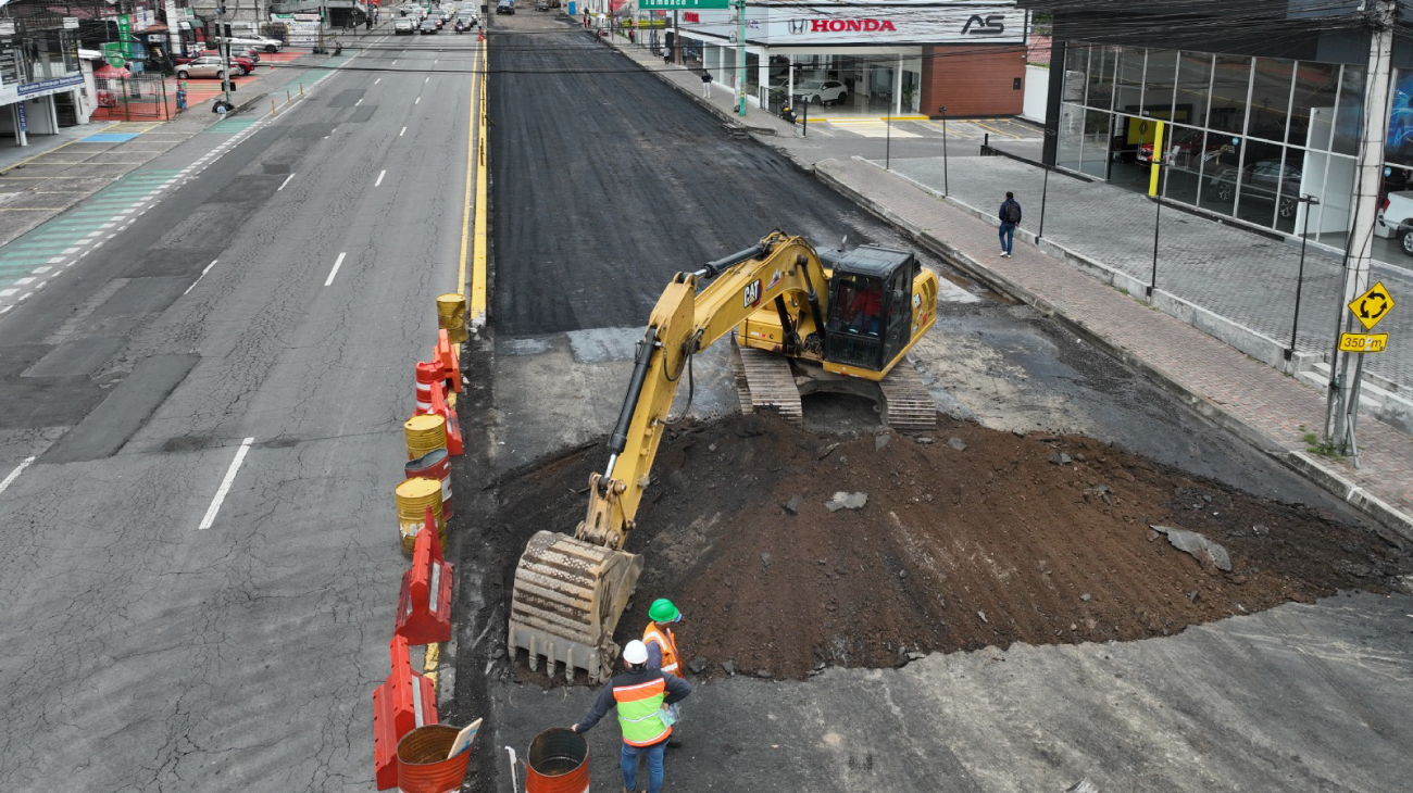 Plan de mantenimiento vial inicia con trabajos en la av. Simón Bolívar ...