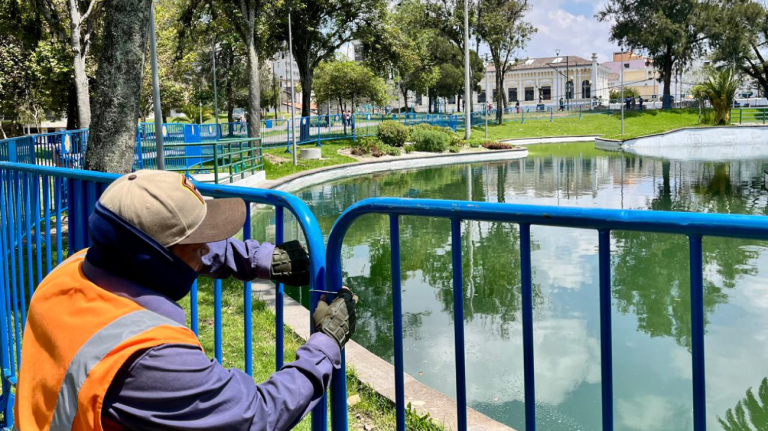 Mantenimiento preventivo anual de la laguna del parque La Alameda en ...